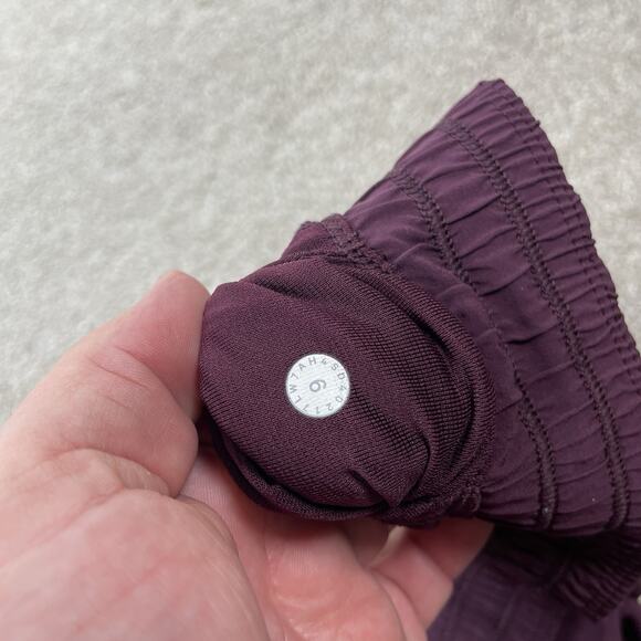 Lululemon Seek The Heat Short II Size 6 Women Athletic 2.5" Inseam 64-21 - Picture 5 of 8
